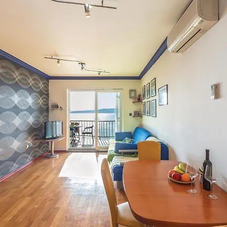 Two-bedroom In Apartamento